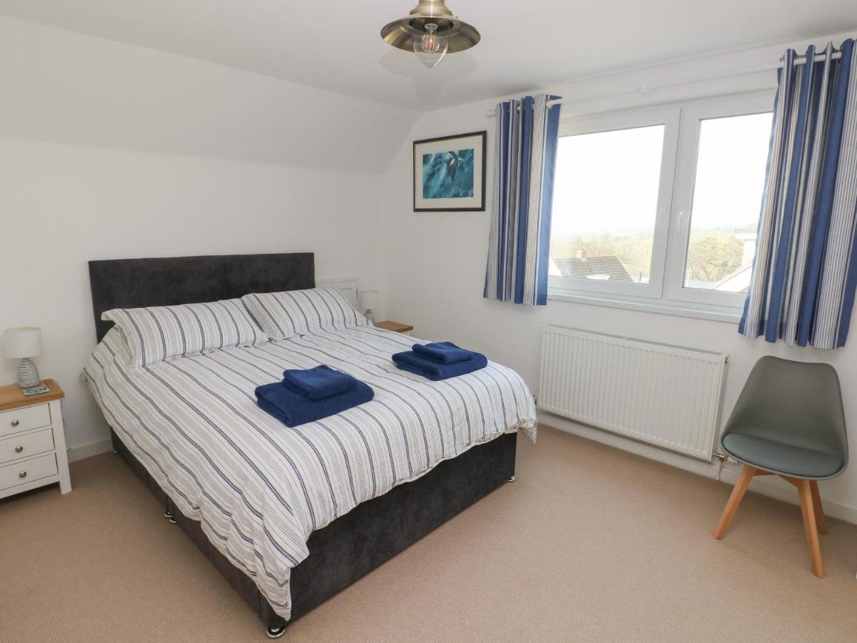 Sandtop Tenby Exterior photo